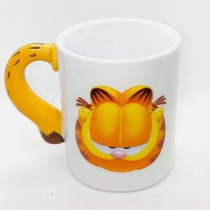 Garfield Ceramic 3D Mug with Yellow Tail Handle